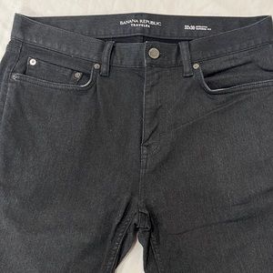 Banana Republic Men’s 32/30 Athletic Tapered Fit Traveler Pant Graphite